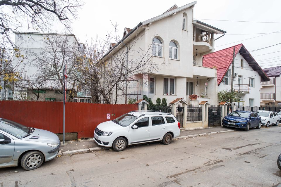 10 room House / Villa for sale, Tatarasi area