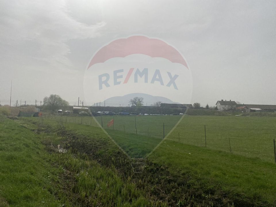 Land 44,200sqm Vintu de Jos / Strada Garii