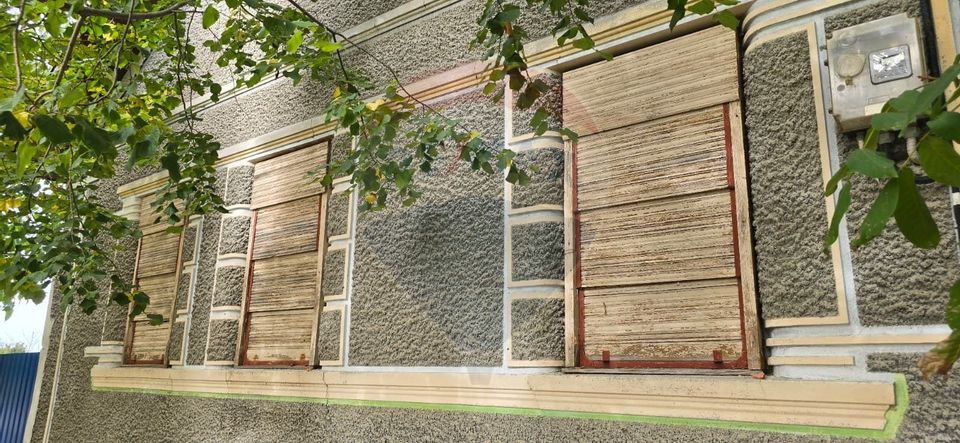 Teren si casă cu teren generos în Socodor