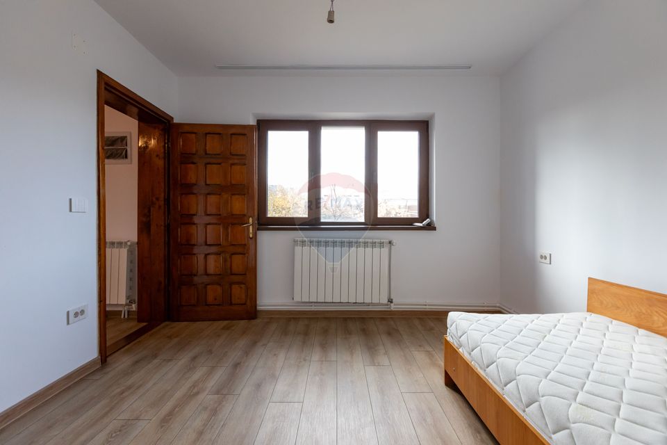 Casă/Vilă cu 6 camere de vânzare în Măgura