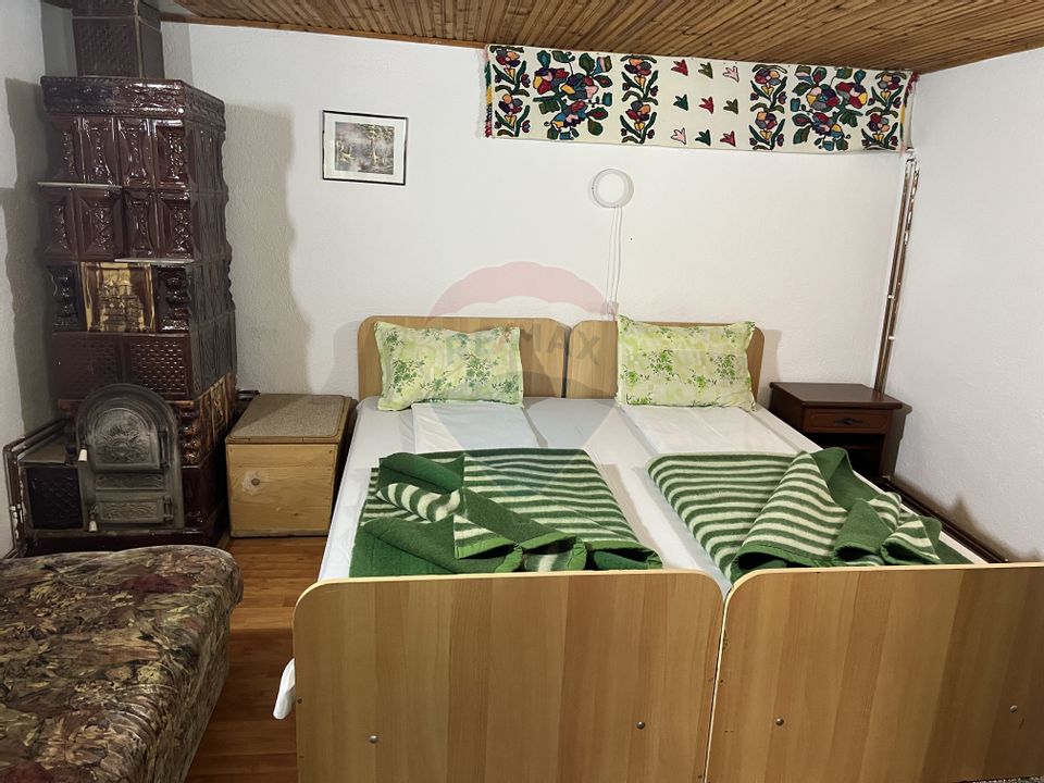 Pensiune de vânzare in vârf de munte la Ciocanu - lângă Sirnea