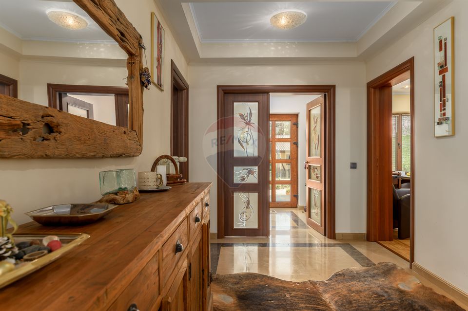 Oferta de sarbatori, discount 10% - Vilă cu parc, piscină și foișor