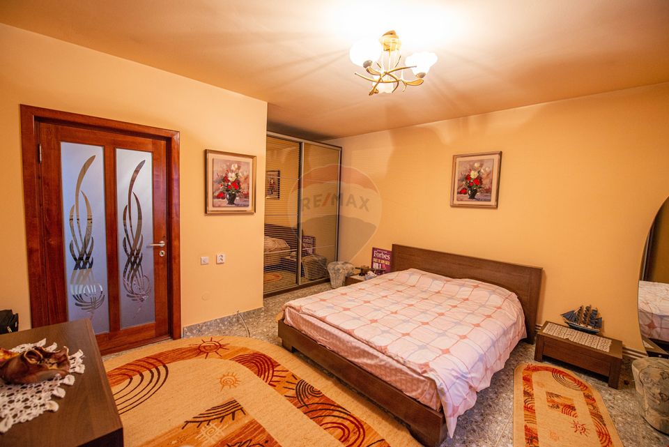 Casa de vanzare 240 mp utili , 6 camere,  teren 1000 mp, Calarasi