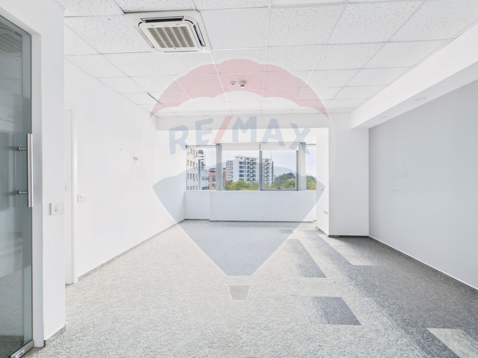 100sq.m Office Space for rent, Baneasa area