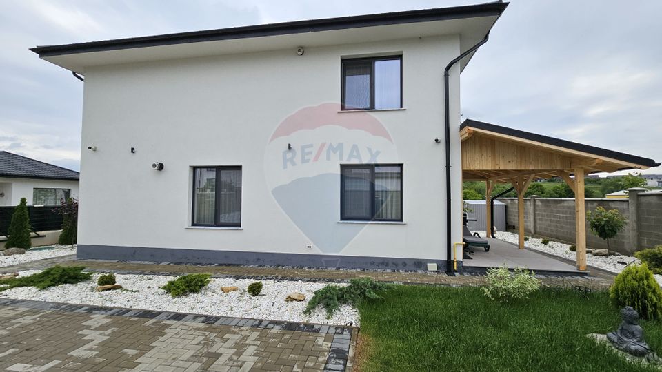 5 room House / Villa for sale