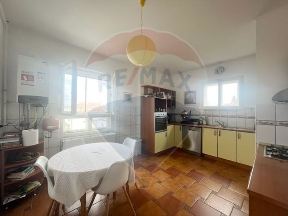 Apartament de inchiriat sttr. Gales, Parc Sub Arini