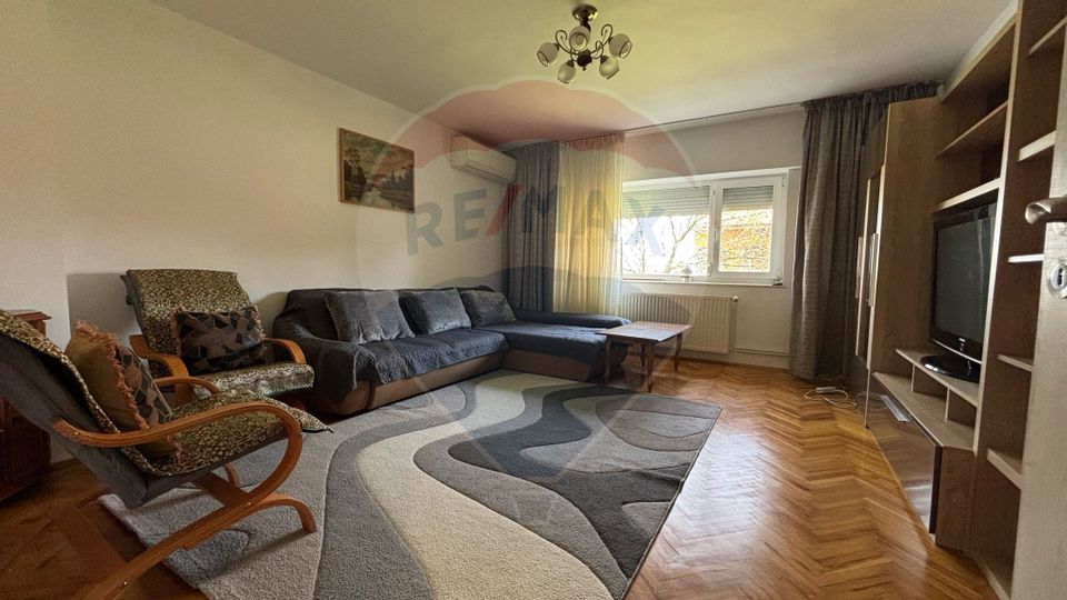 Apartament 2 camere de inchiriat-Faleza Nord in prima linie la mare