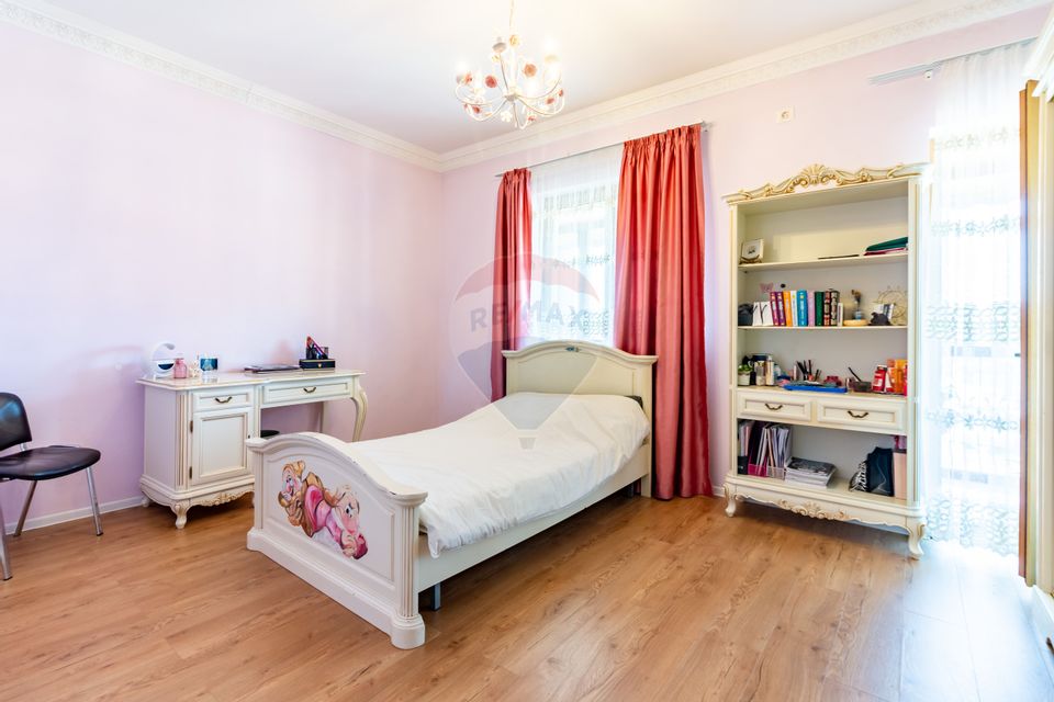 For Sale House / Villa with 11 rooms and Production Hall Voluntari