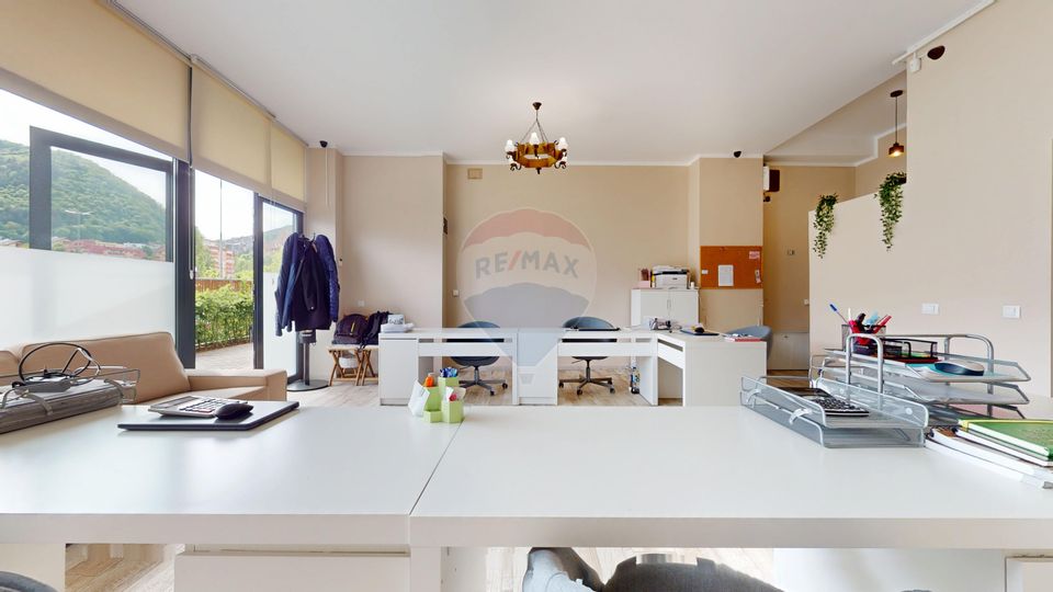 47sq.m Commercial Space for rent, Racadau area