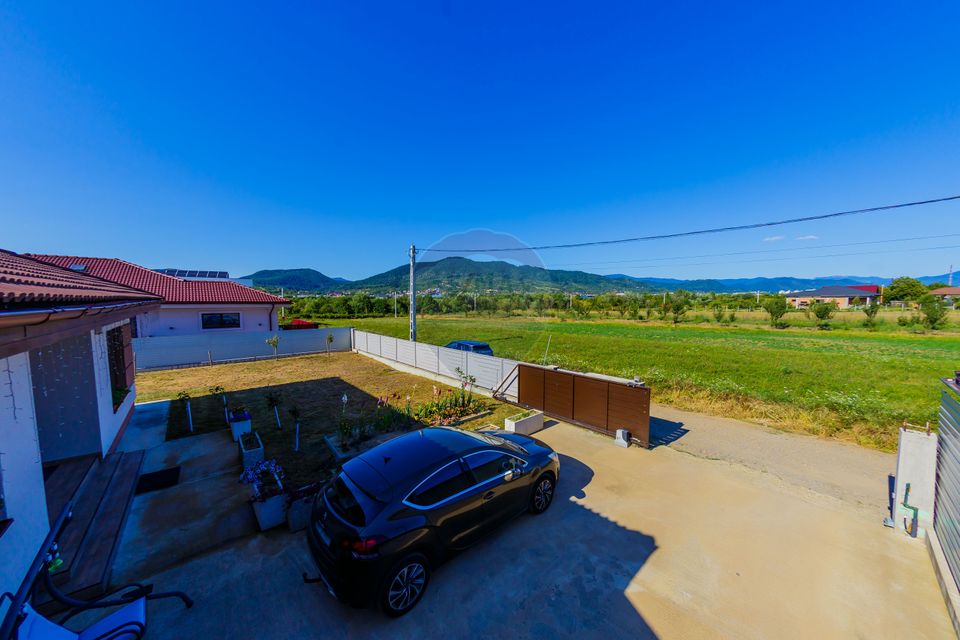 4 room House / Villa for sale