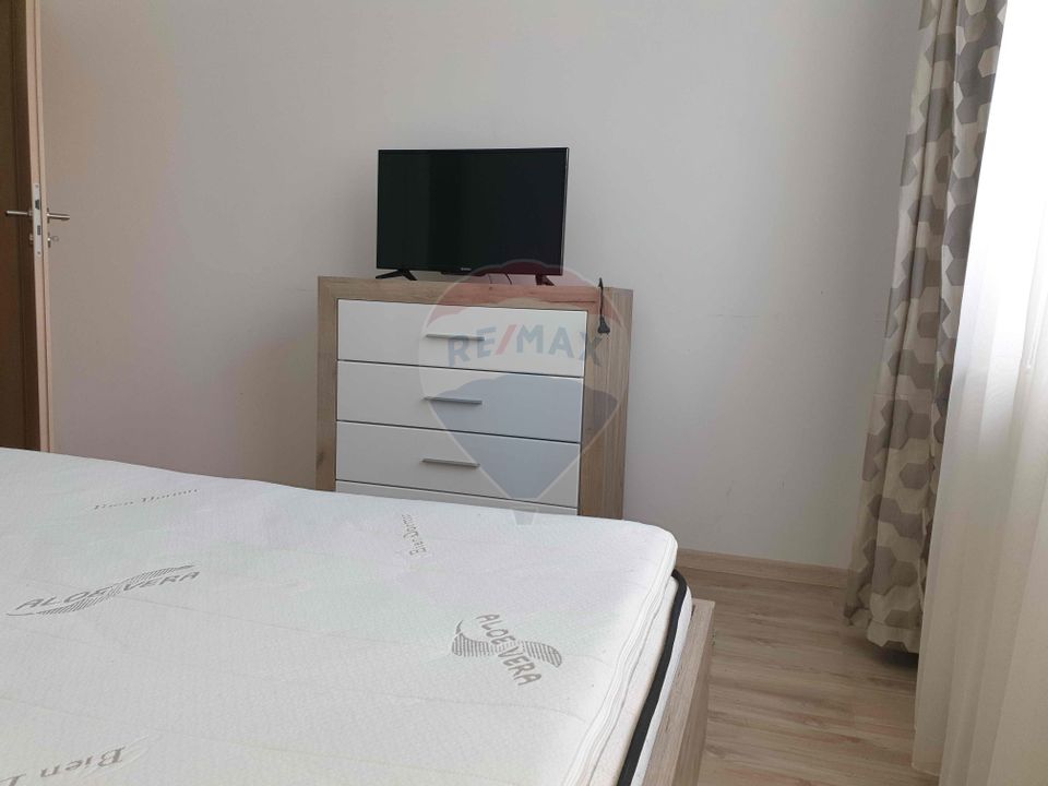 Inchiriez apartament 2 camere, in Tractorul, str George Bacovia