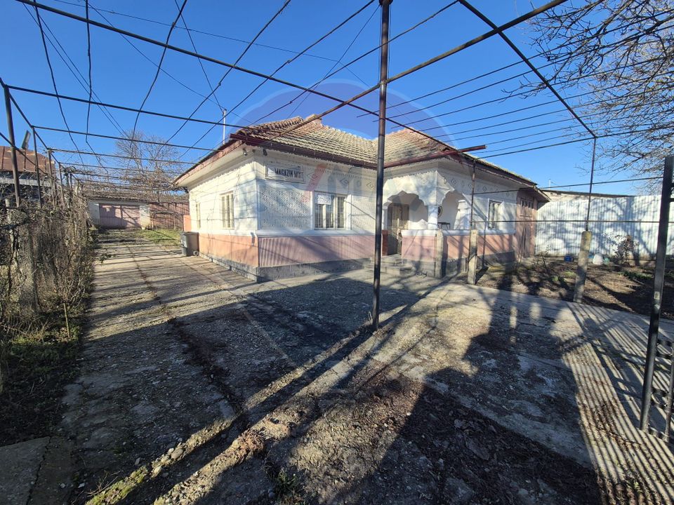 Casă de vânzare cu 4 camere si anexe in  Horgești-Recea