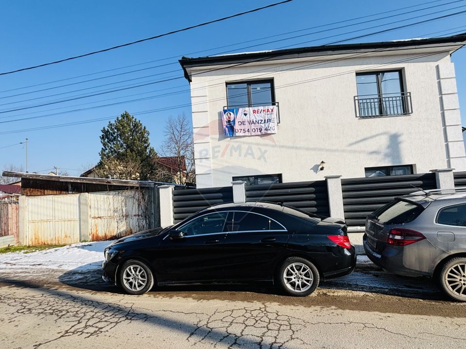 4 room House / Villa for sale