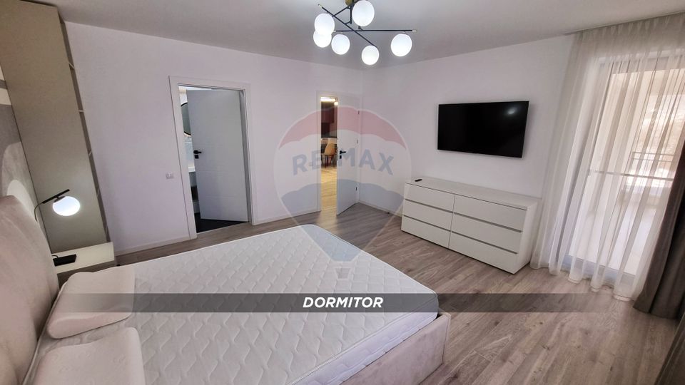 Apartament cu 3 camere tip PENTHOUSE de închiriat în zona PODUL VIILOR