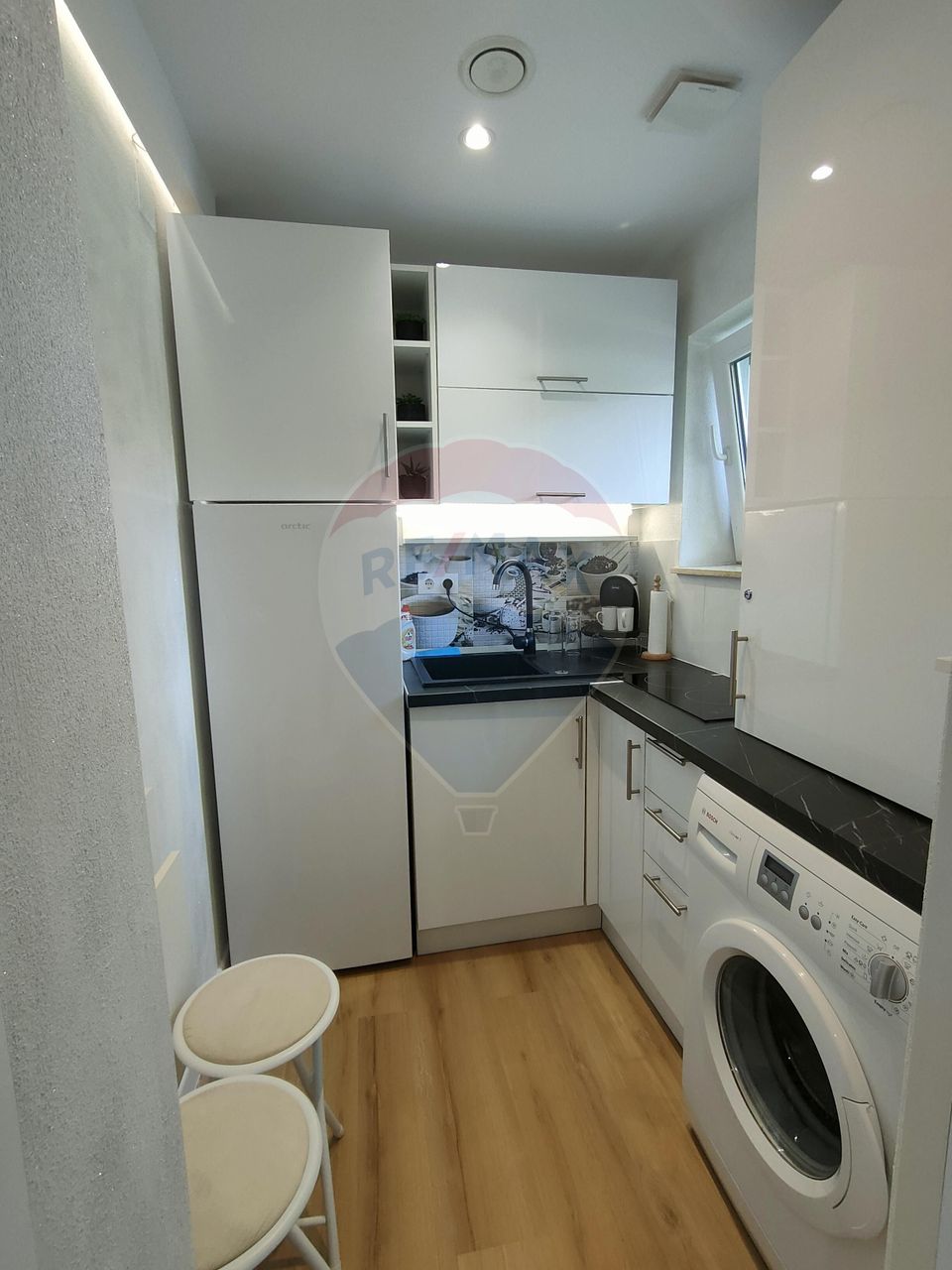 Garsoniera de vanzare!