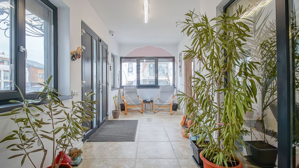 Casă premium cu 270 mp utili, 7 camere ,curte generoasă în Bartolomeu