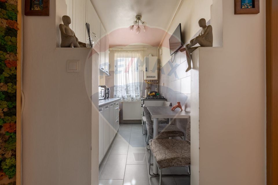 Apartament de vanzare cu 2 camere decomandate, confort 1 Vitrometan