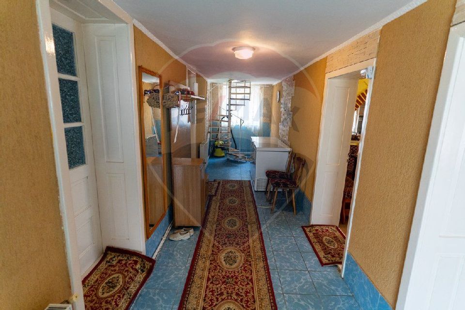 8 room House / Villa for sale