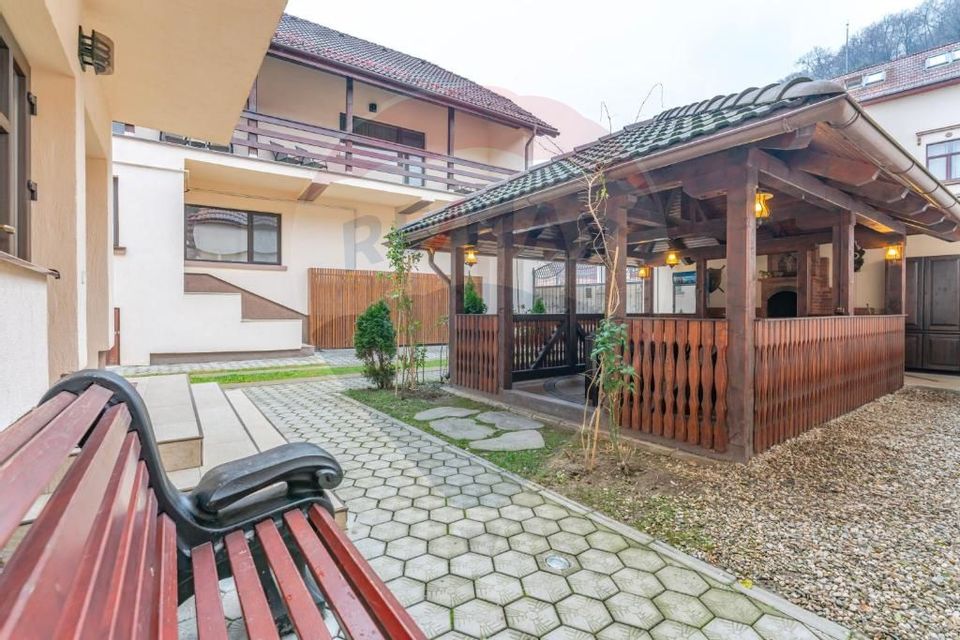 18 room Hotel / Pension for sale, Central area