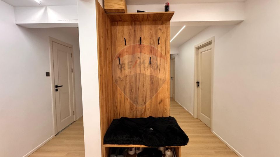 Apartament cu 4 camere, de vânzare, Tomis Nord, Rovere