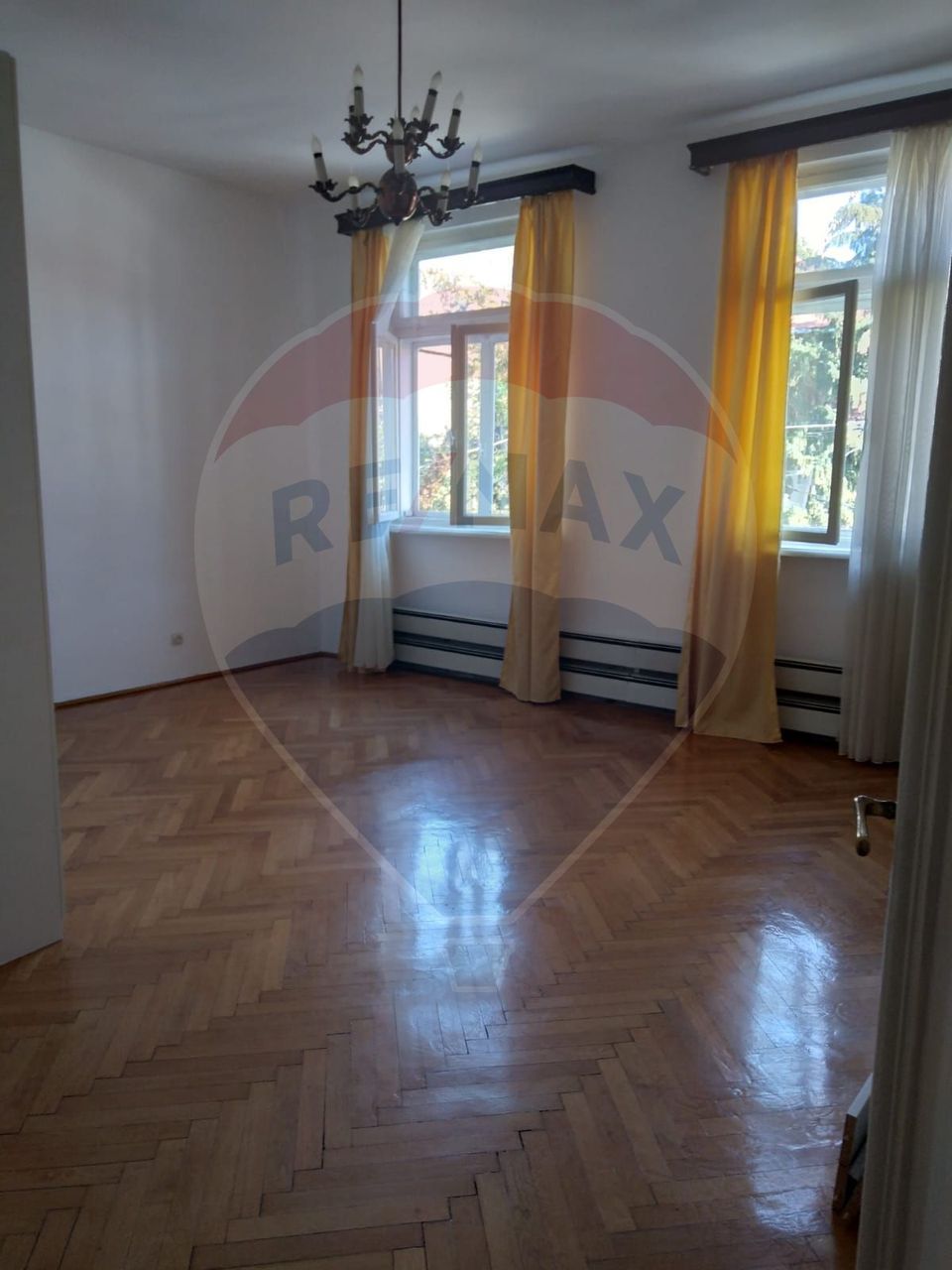 11 room House / Villa for rent, Aviatorilor area