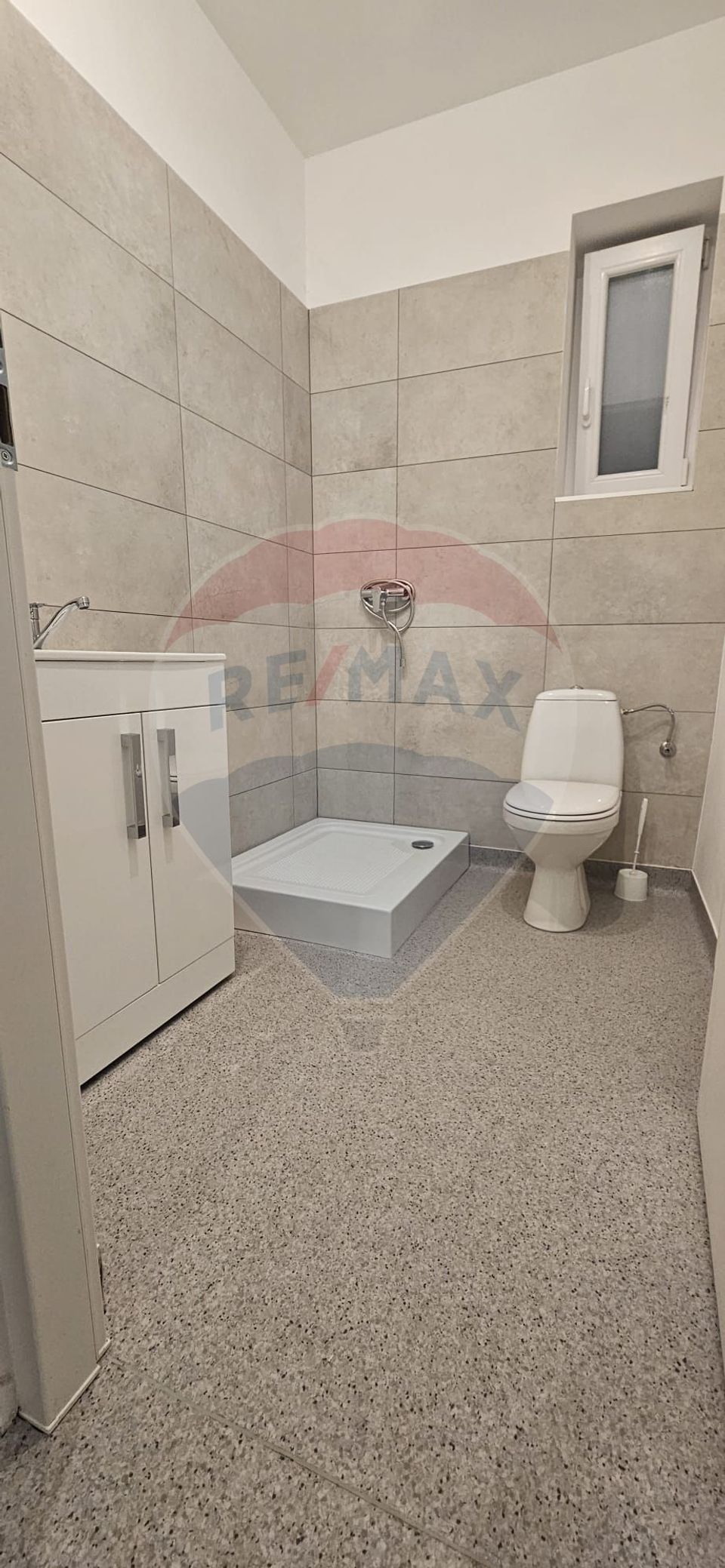 103sq.m Commercial Space for rent, Intim area