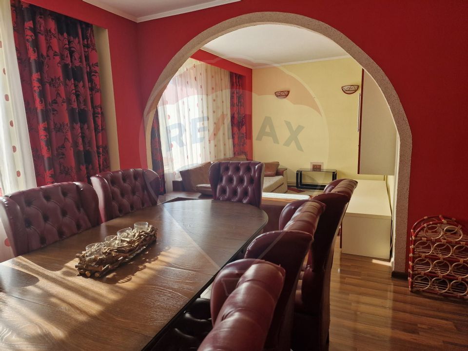 Apartament cu 4 camere de închiriat - Central