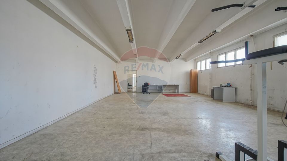 Spațiu comercial de 2,491mp de vânzare în zona Bartolomeu