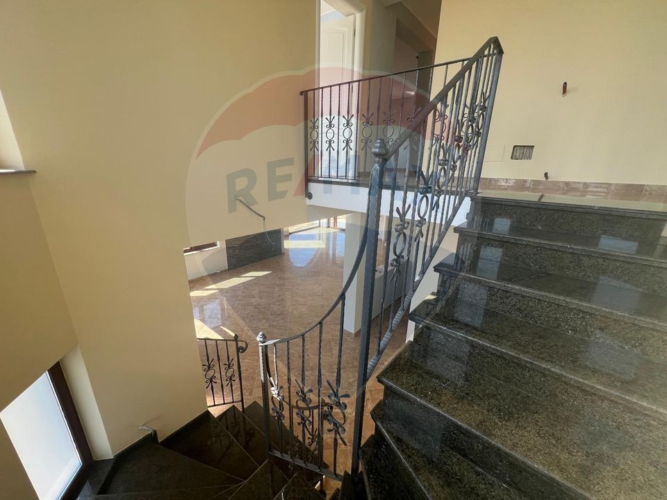 6 room House / Villa for sale