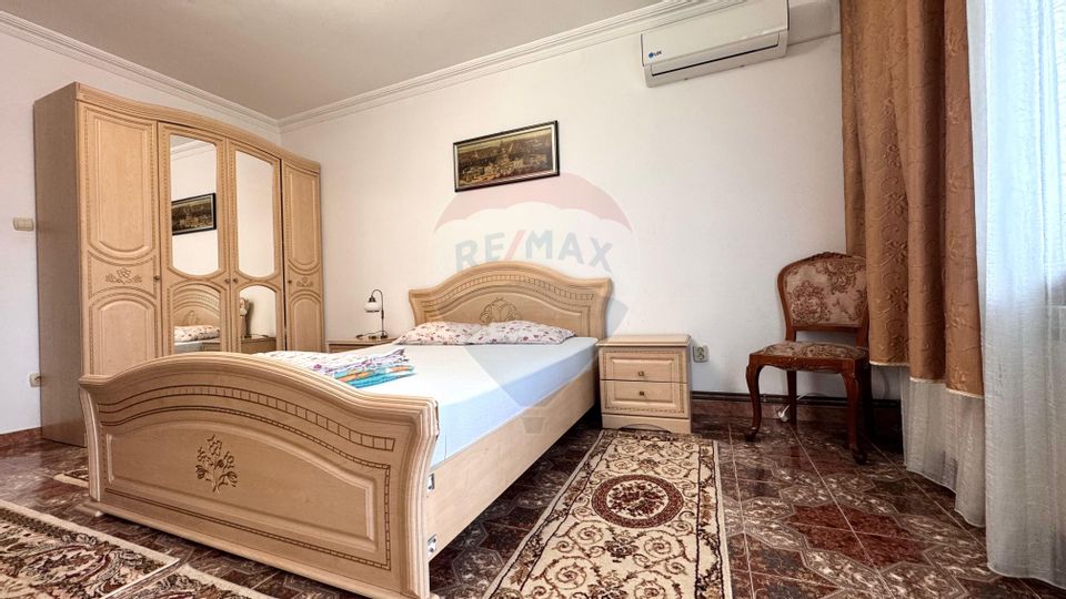 10 room House / Villa for sale, Km 4 area