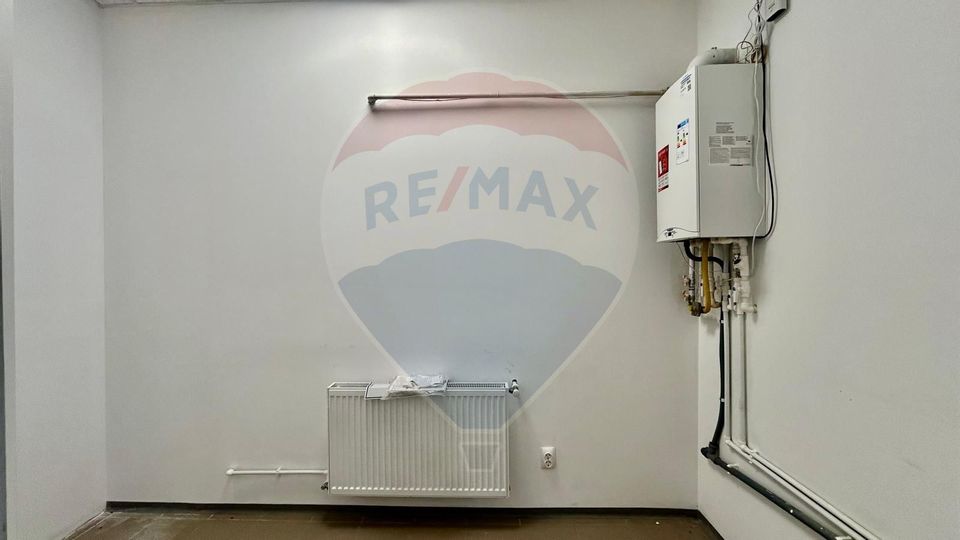 76.72sq.m Commercial Space for rent