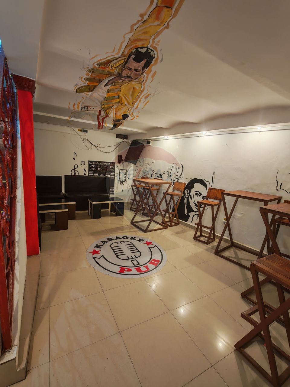 180sq.m Commercial Space for rent, Ultracentral area