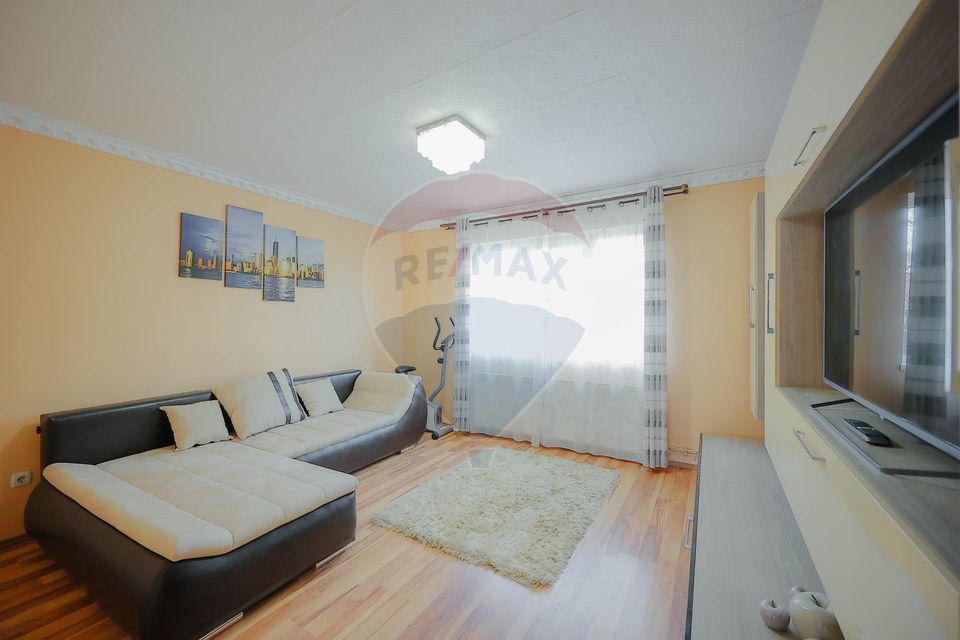 6 room House / Villa for sale, Episcopia Bihorului area