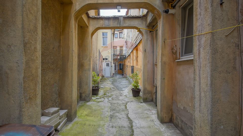 Apartament cu potențial deosebit, pe str. Republicii – Centrul Istoric