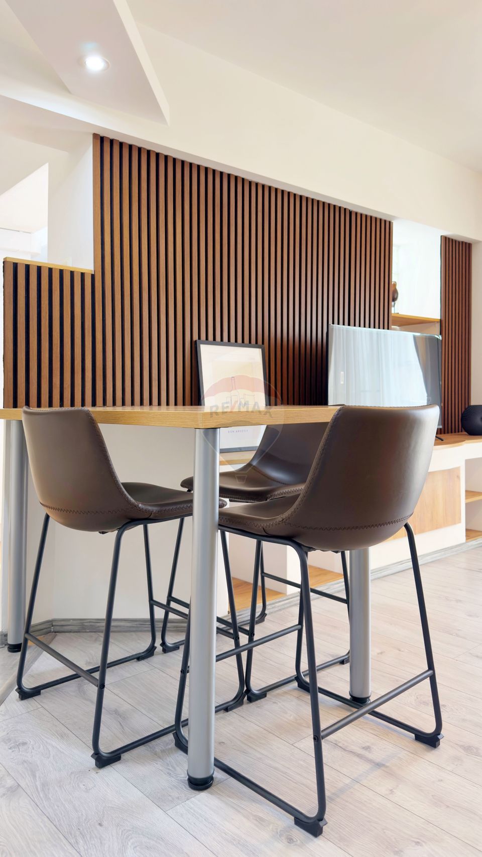 Chirie 2 camere 70mp | Parcare inclusa | Blvd. Unirii bloc F64