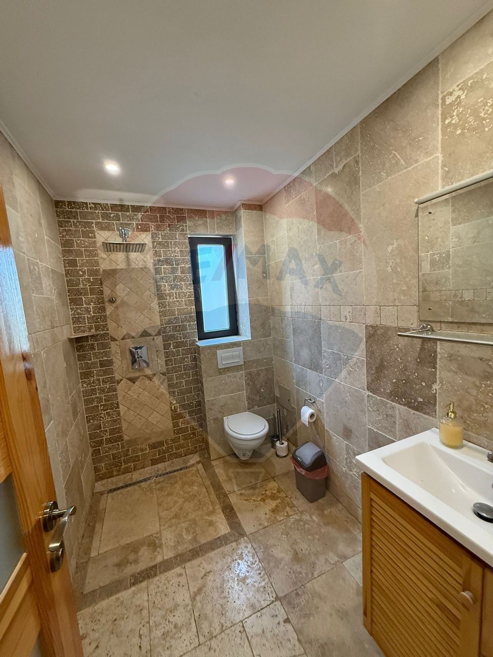 8 room House / Villa for sale, Sud-Vest area