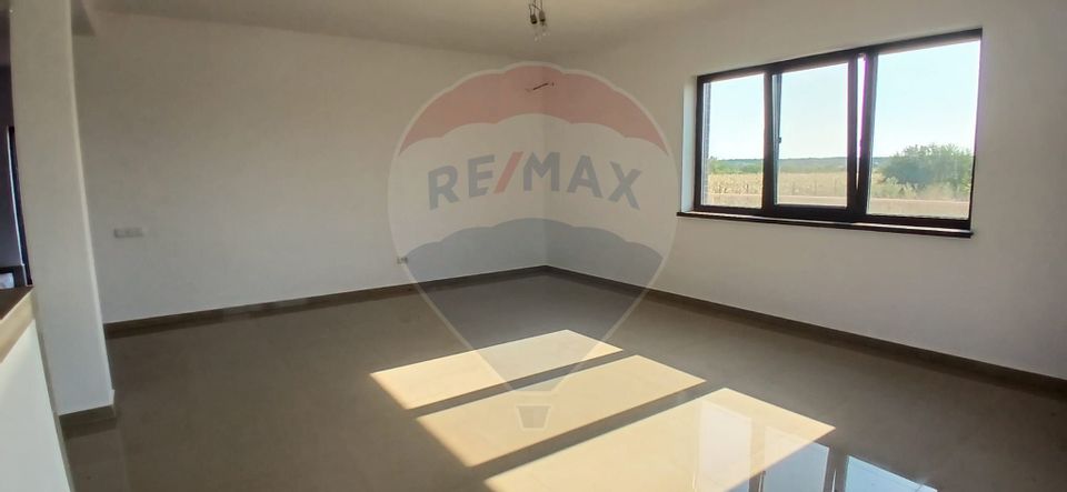 Casa individuala spatioasa cu 5 camere de vanzare in Corbeanca