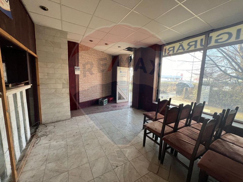130sq.m Commercial Space for rent, Vest area