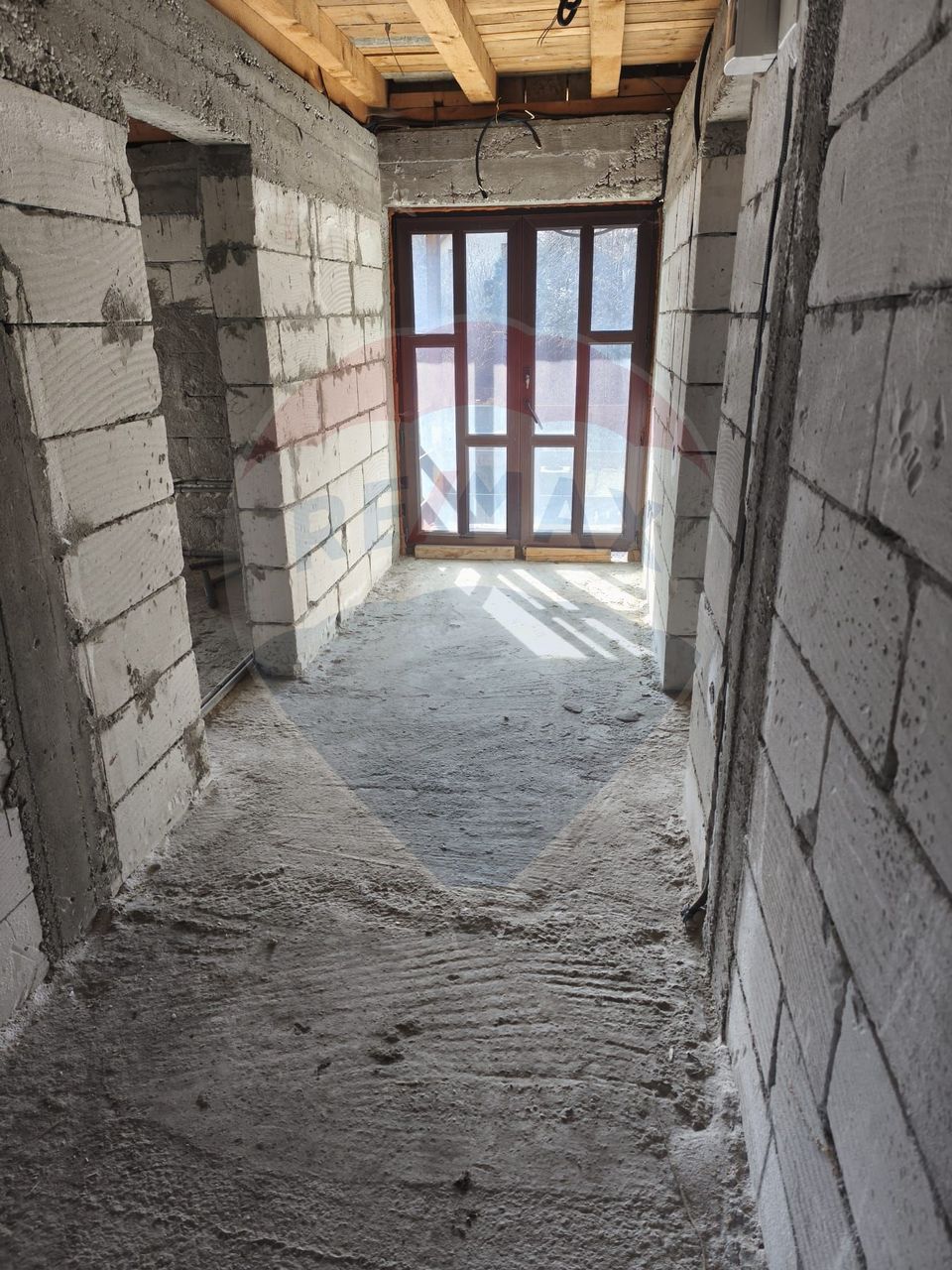 5 room House / Villa for sale, Poiana Tapului area