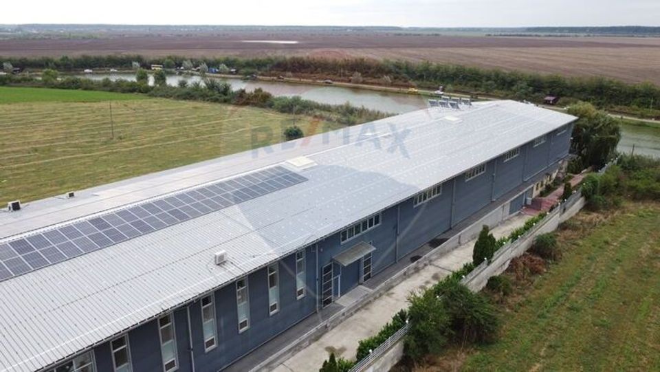 Spațiu industrial de 3,600mp de vânzare