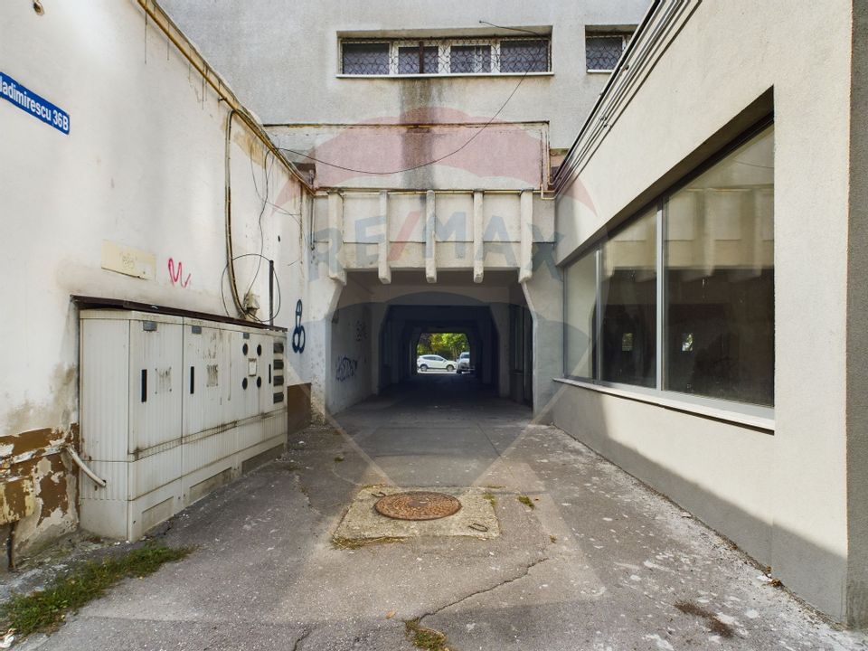 385sq.m Commercial Space for rent, Grivitei area