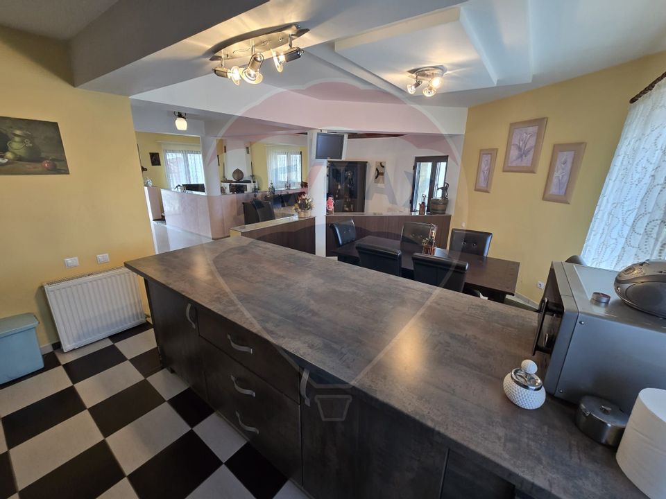 12 room House / Villa for sale, Central area