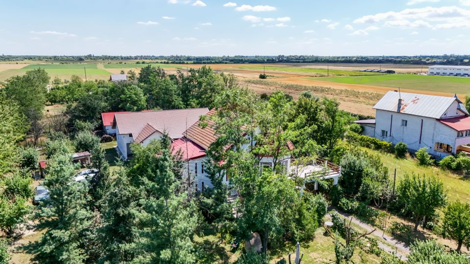 Casa+Laborator+ Teren 12.700 mp + casa de vacanta - Bolintin Vale