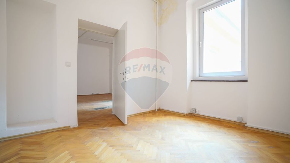 Centrul Istoric, apartament  spatios cu 4 camere, Brasov