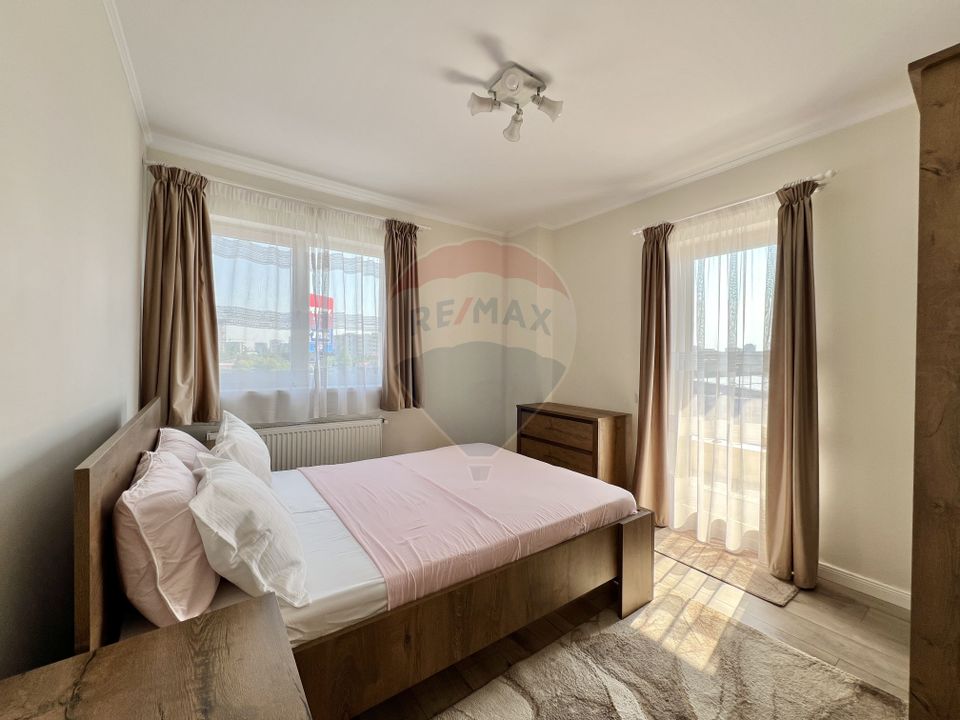 3 camere decomandat, bloc nou. Terasă 8.8 mp  Mobilat & loc de parcare