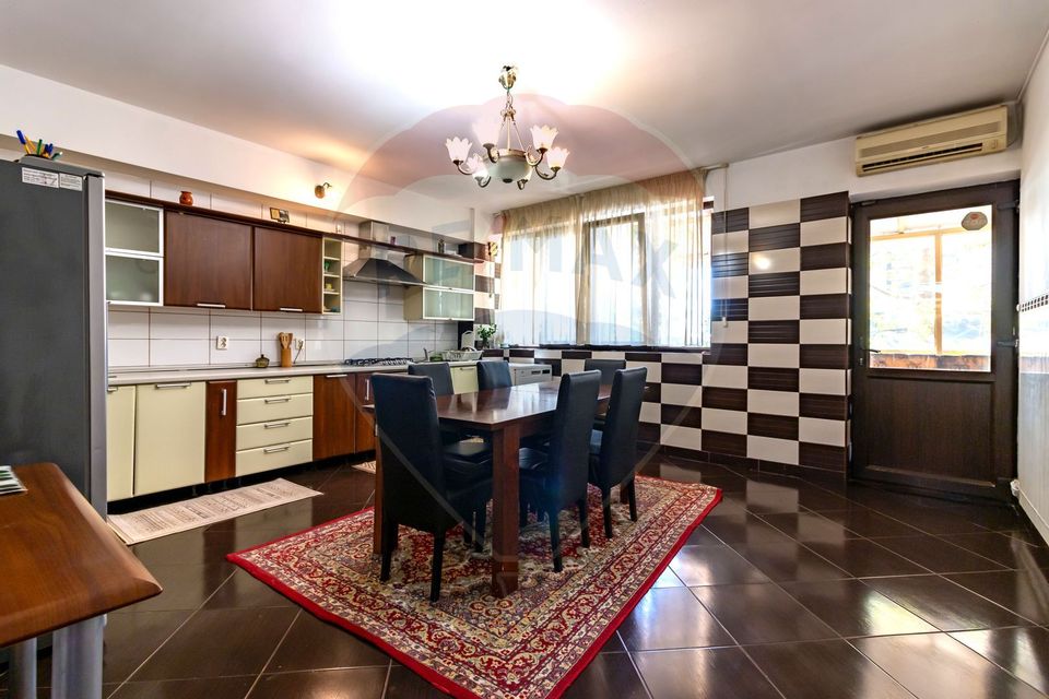 Villa for sale 14 rooms/SWIMMING POOL/ GENEROUS LAND/ BRAGADIRU-ILFOV