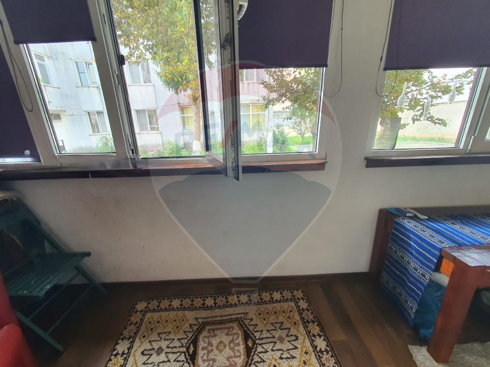 3 room Apartment for sale, Est area