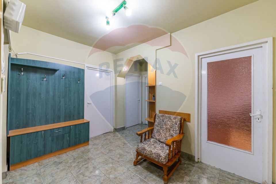 Apartament 4 camere de închiriat , ultracentral, centrală gaz