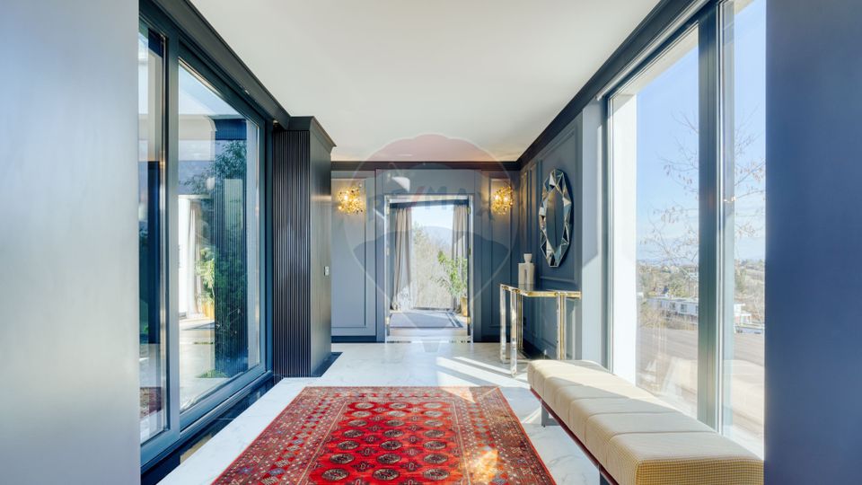 Design, Panorama and Exclusivity — Calea Poienii