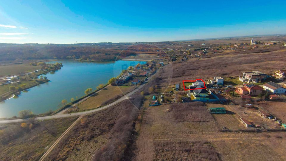 Casă modernă în stil mediteranean, cu terase și vedere la lac – Paleu